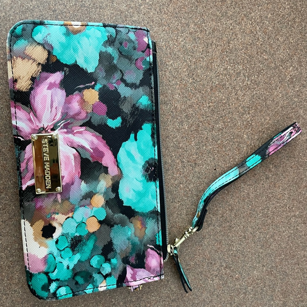 Steve Madden Wristlet/wallet
